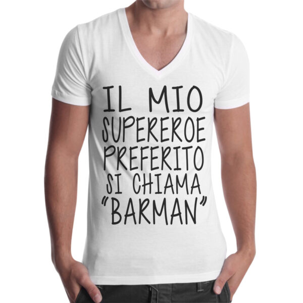 T-Shirt Uomo Scollo V SUPEREROE BARMAN 1 T-Shirt Uomo Scollo V SUPEREROE BARMAN