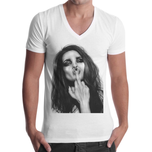 T-Shirt Uomo Scollo V RAGAZZA DITO 1 T-Shirt Uomo Scollo V RAGAZZA DITO