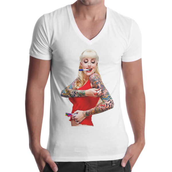 T-Shirt Uomo Scollo V GIRL TATTOO 1 T-Shirt Uomo Scollo V GIRL TATTOO