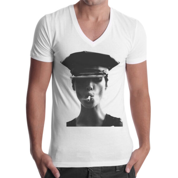 T-Shirt Uomo Scollo V MODEL SMOKE 1 T-Shirt Uomo Scollo V MODEL SMOKE