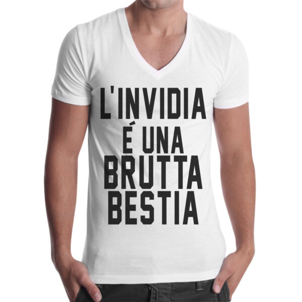 T-Shirt Uomo Scollo V L'INVIDIA BRUTTA BESTIA 1 T-Shirt Uomo Scollo V L'INVIDIA BRUTTA BESTIA